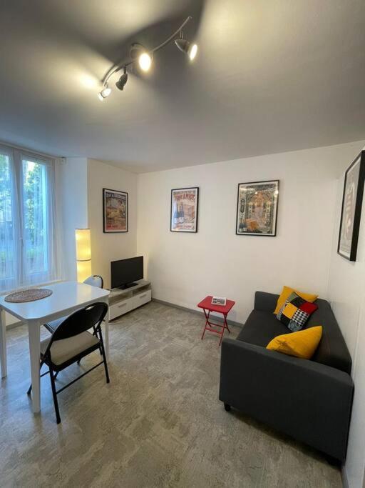 Studio Rdc Parking Prive Gratuit Doué-la-Fontaine Exteriér fotografie